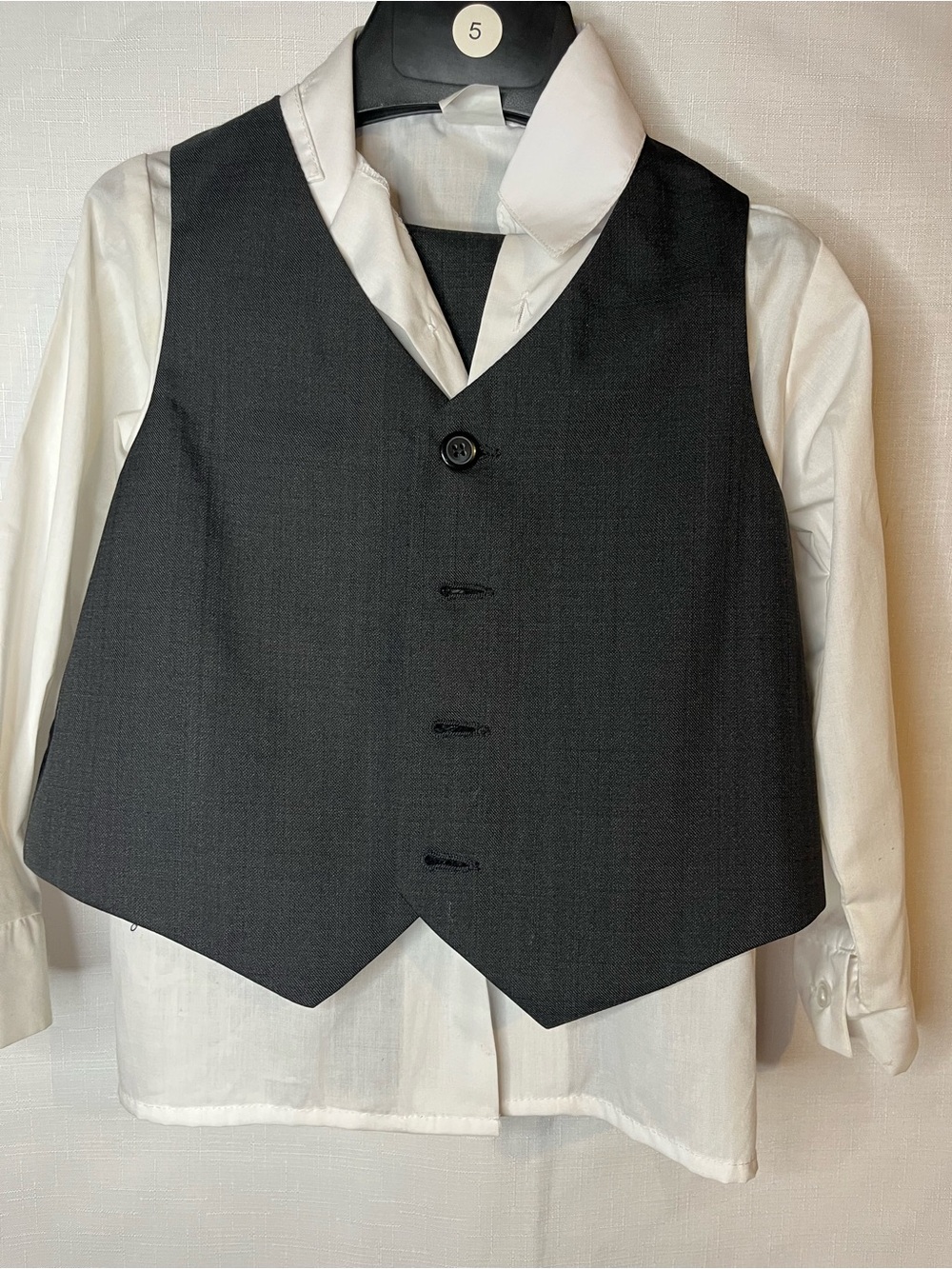Toddler size 5 4 piece suit with 2 ties and suspenders - Picture 3 of 7